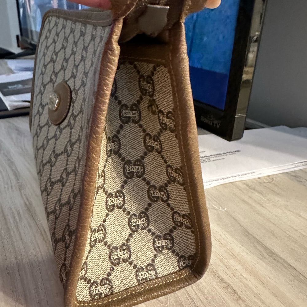 Gucci Brown Monogram Clutch -Authentic - Picture 4 of 9